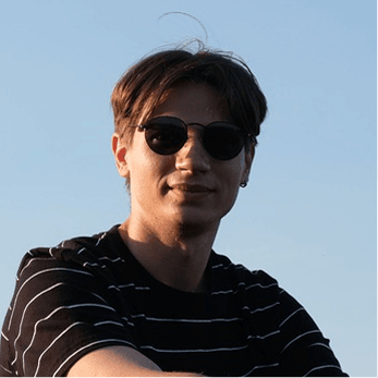 Кирилл Комаров
